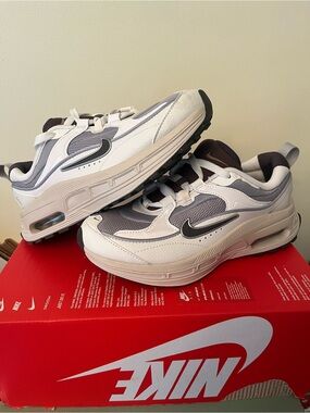 Nike Women’s Air Max Bliss Next Nature Sneakers
